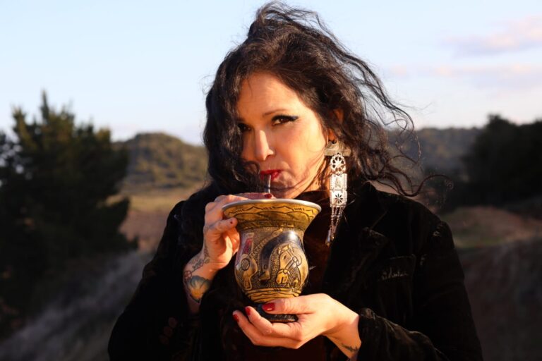 9E73EE7C-D926-4B5D-A412-EA6D7CDBC0D9